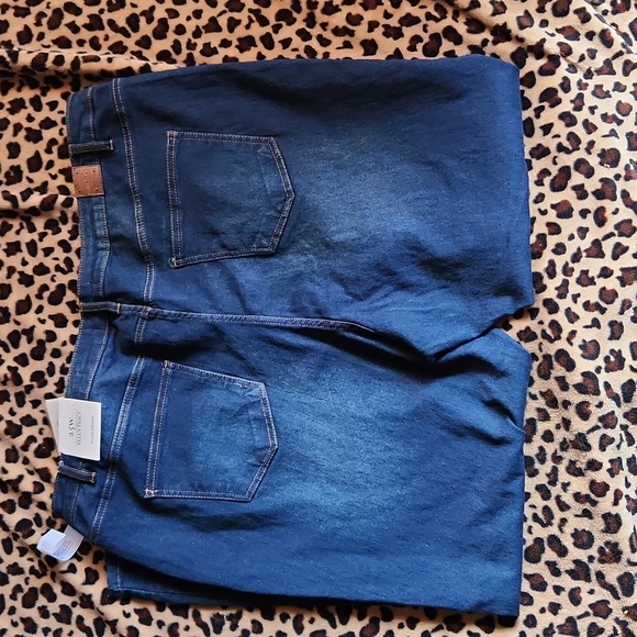 NWT Ellen Tracy Jeans - Picture 2 of 5